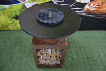 Feuerstelle & Feuerplatten Grill in Rostoptik mit Holzlege Ø 72 cm