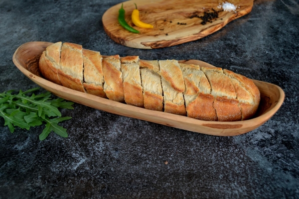 Baguette- & Brotschale rustikal aus Olivenholz Baguette- & Brotschale rustikal aus Olivenholz